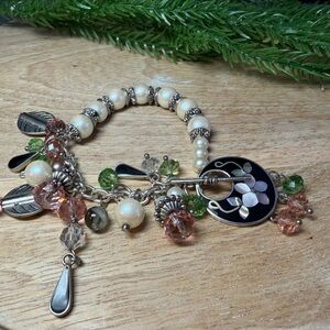 Chic Pearl and Crystal Bracelet with Silver Accents